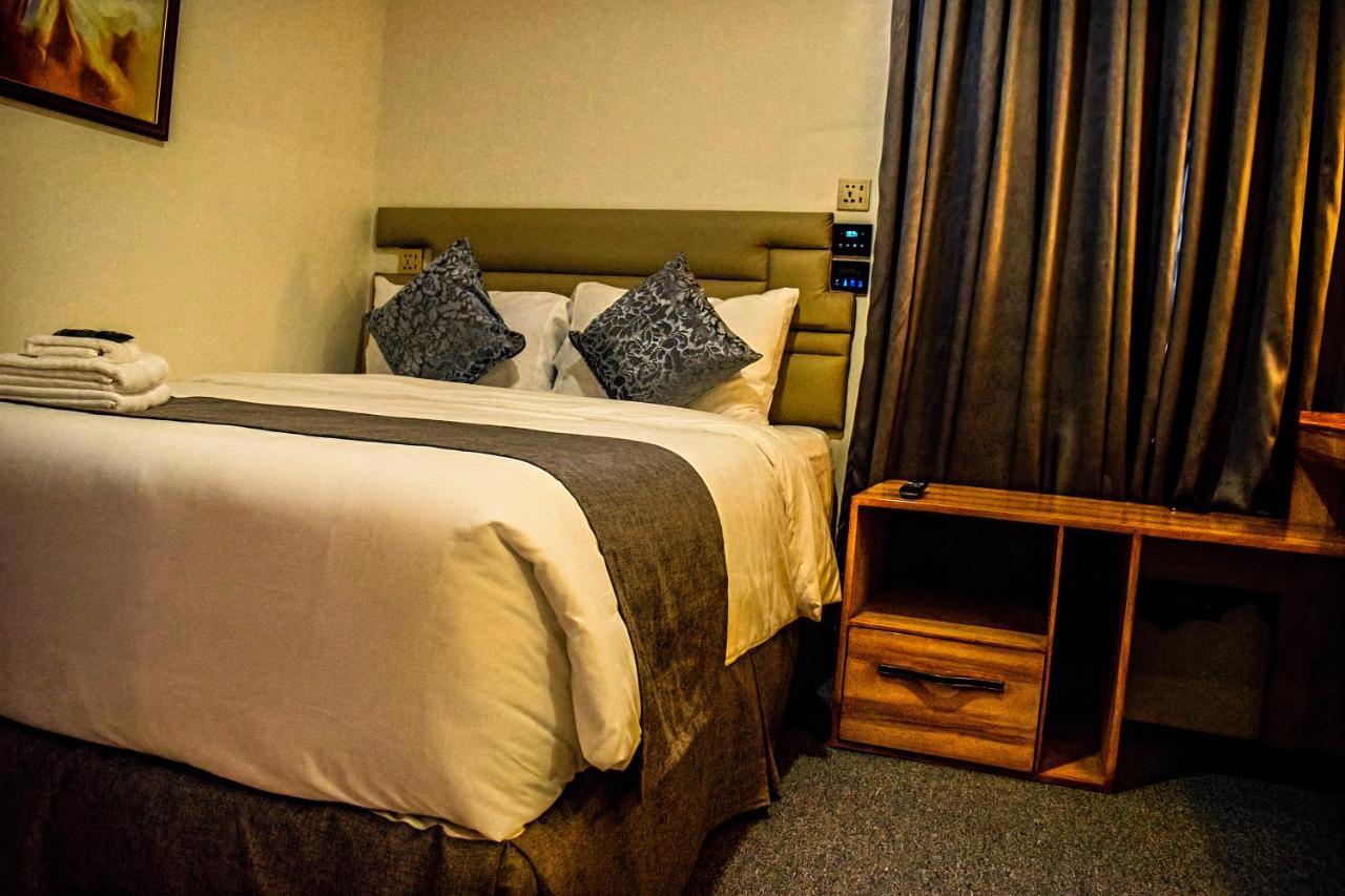 Sempre Premier Inn - Mactan Airport Hotel Lapu-Lapu City Eksteriør billede